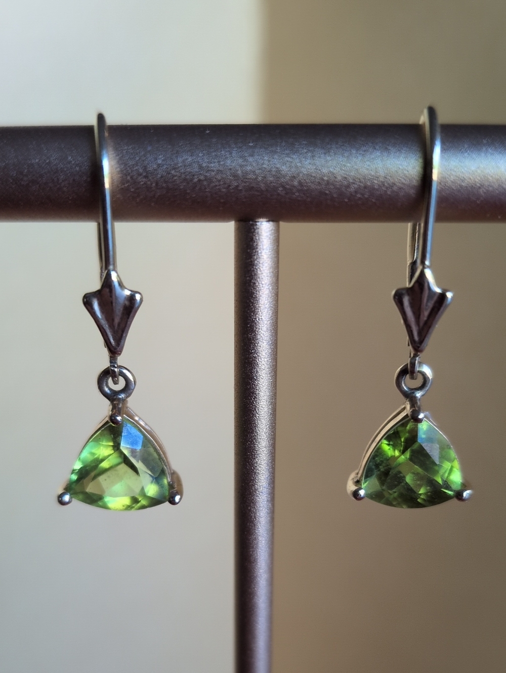 14k Yellow Gold Peridot Estate Leverback Earrings